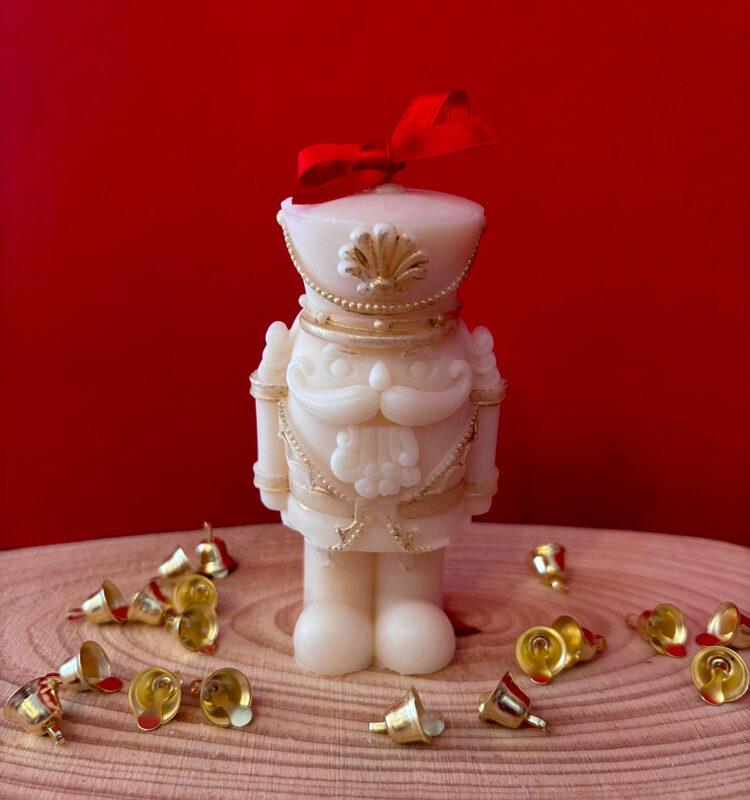 Schiaccianoci piccolo - Candela in cera di oliva