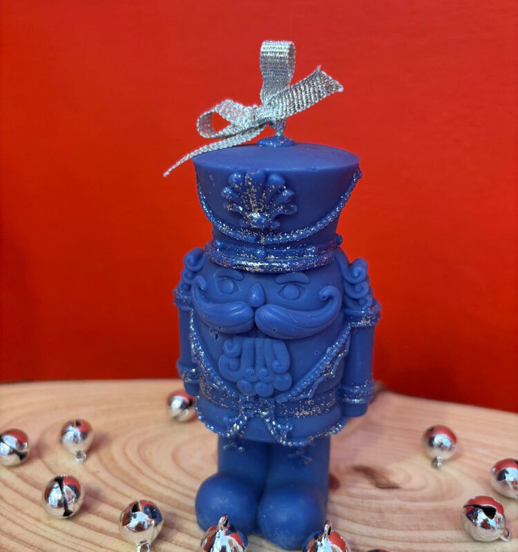 Schiaccianoci piccolo - Candela in cera di oliva